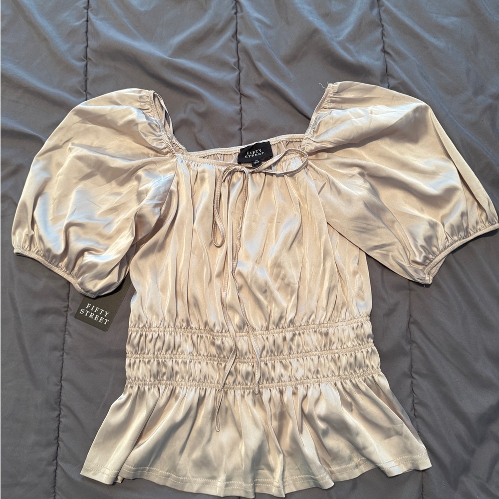 Women's Cream Puff Sleeve Top